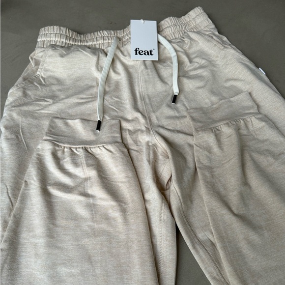 NWT Feat Roam Joggers - Picture 2 of 6